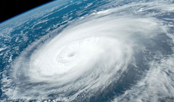 上空から見た台風